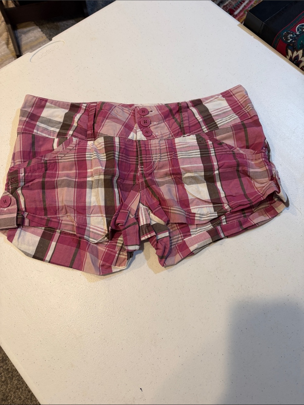 #600. 🪷 pink plaid shorts. Size 9